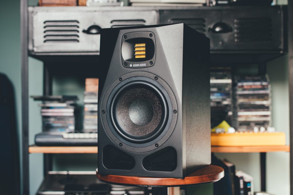 Une enceinte de monitoring ADAM Audio A7V
